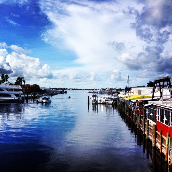 Foto tirada no(a) Pure Florida - Naples por Jason S. em 8/6/2014