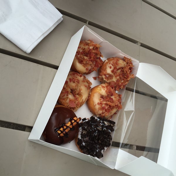 12/26/2015にK J.がPeace, Love &amp; Little Donutsで撮った写真
