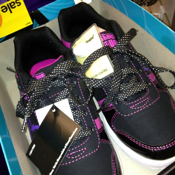 payless woodland ave