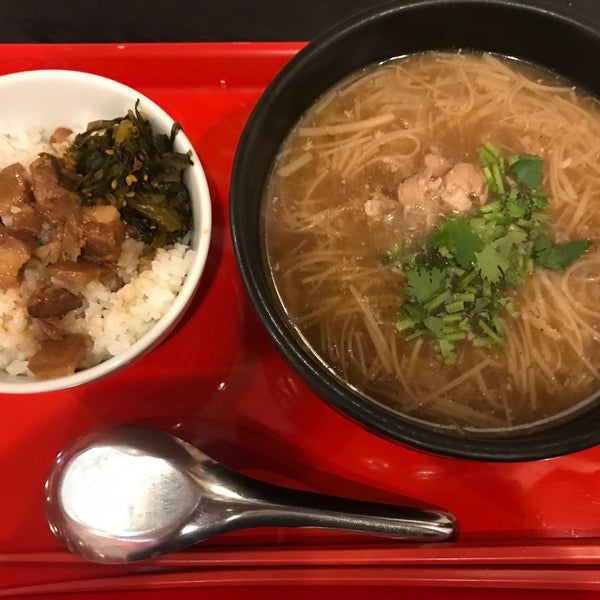 Foto diambil di 台湾麺線 oleh asikapon pada 8/21/2020