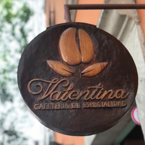 รูปภาพถ่ายที่ Valentina โดย Mayajiro เมื่อ 2/13/2019