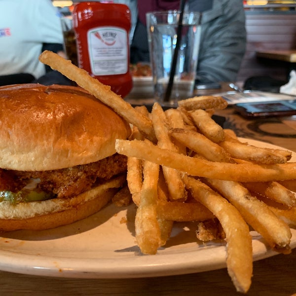 Photo taken at BJ&#39;s Restaurant &amp; Brewhouse by Wejdan on 10/10/2019