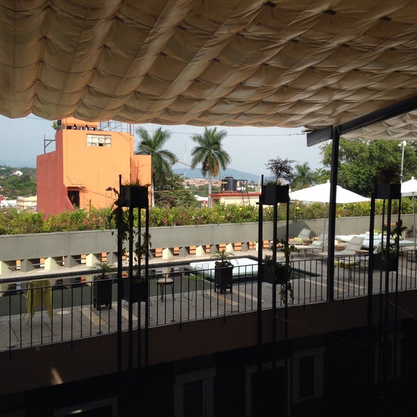 Foto diambil di Flor de Mayo Hotel &amp; Restaurant oleh Herminio G. pada 8/28/2015