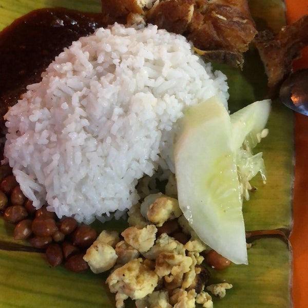 nasi lemak daun pisang png