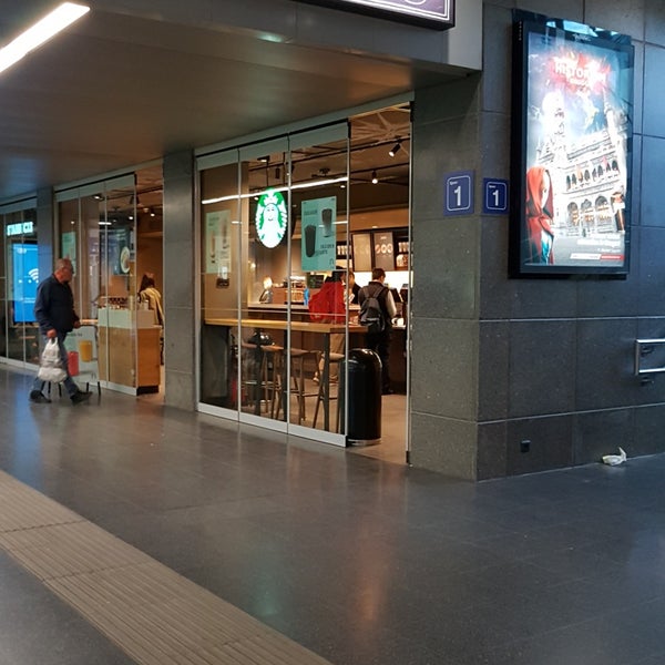 Foto scattata a Starbucks da Jürgen M. il 8/12/2019