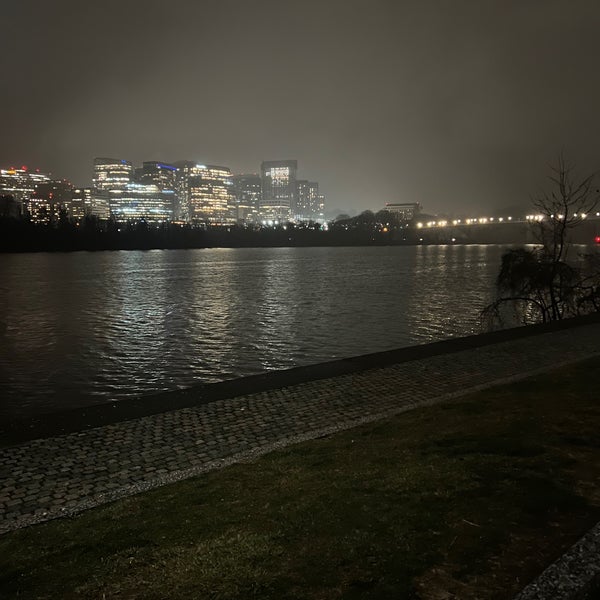 Photo taken at Georgetown Waterfront Park by Fahad . on 2/13/2024