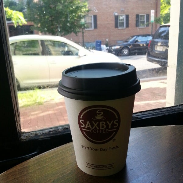 Das Foto wurde bei Saxbys Coffee von Maria S. am 6/19/2014 aufgenommen