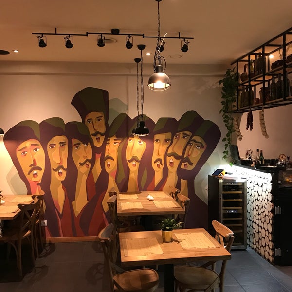 รูปภาพถ่ายที่ Chmeli Suneli restauracja Gruzińska โดย Dasha G. เมื่อ 12/6/2019