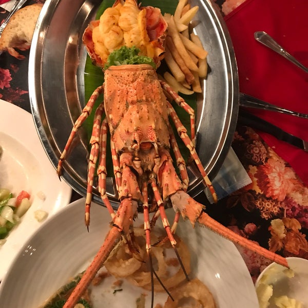 Foto scattata a King Seafood da TC Turhan A. il 2/24/2019