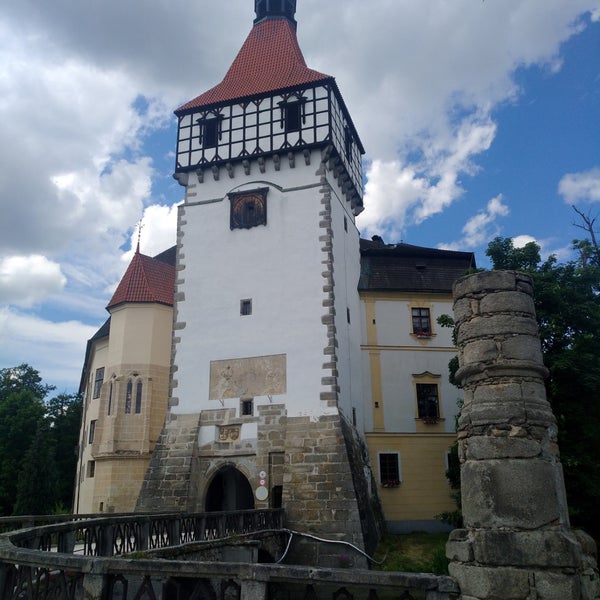 รูปภาพถ่ายที่ Zámek Blatná โดย Michal A. เมื่อ 6/21/2019