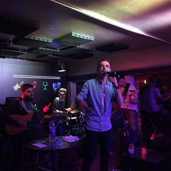 Photo taken at Ece&#39;m Lounge Cafe - Beco&#39;s Live by Emre S. on 4/21/2017