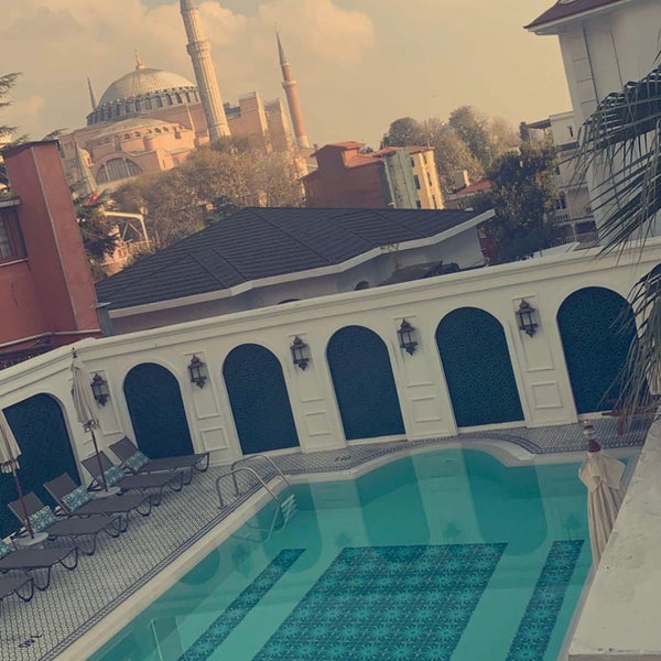 Foto diambil di Sura Hagia Sophia Hotel Sultanahmet oleh Abdulrahman 〽. pada 11/24/2019