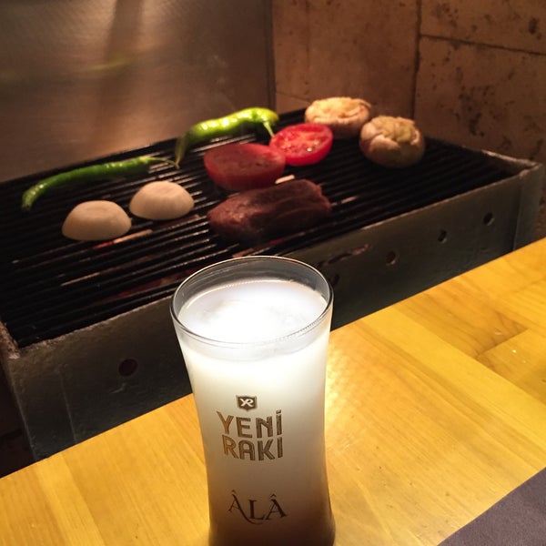 Foto tomada en Pirzola Steak House  por Yenal Y. el 7/8/2015