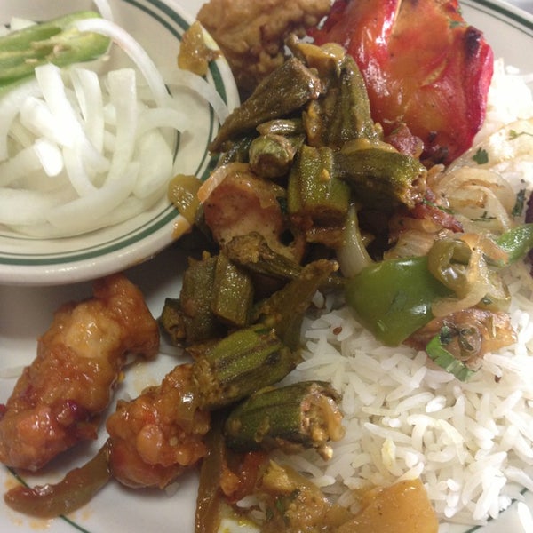 2/10/2013にSherra Victoria B.がIndia&#39;s Tandoori-Authentic Indian Cuisine, Halal Food, Delivery, Fine Dining,Catering.で撮った写真