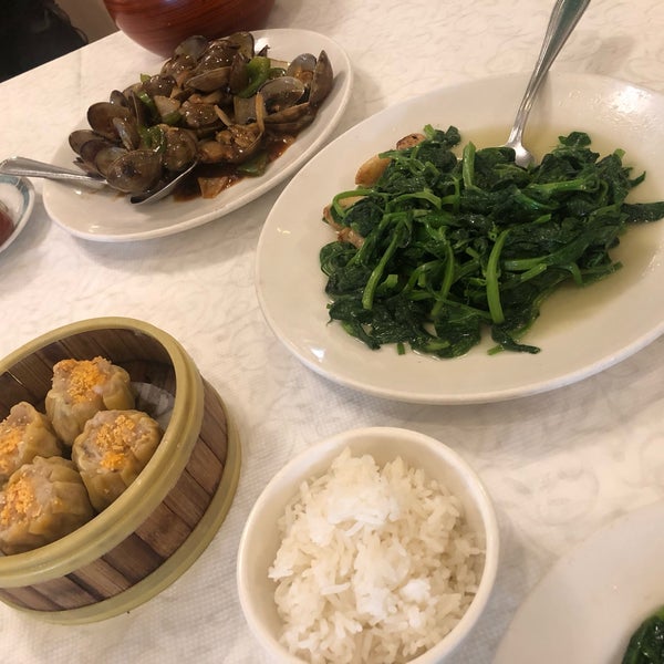 รูปภาพถ่ายที่ Great Eastern Restaurant โดย Sherra Victoria B. เมื่อ 9/22/2019