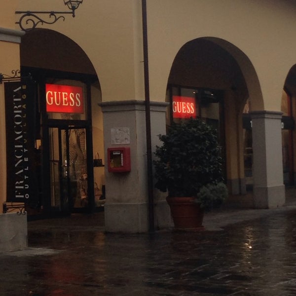 Guess outlet cheap village