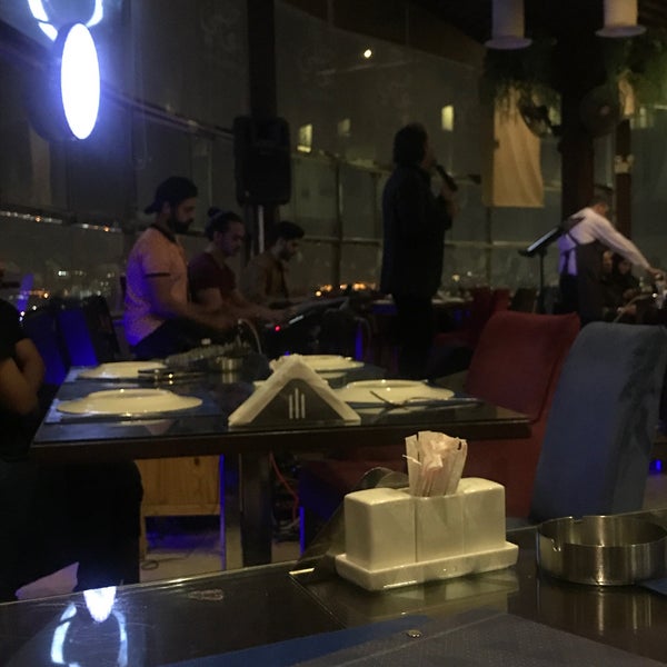Das Foto wurde bei Assi restaurant von Ghid 👑 am 9/27/2019 aufgenommen