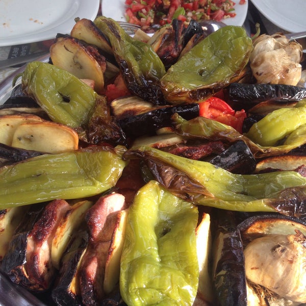 Photo taken at Teras Anadolu Sofrası-Tokat Kebabı by Reyhan E. on 5/16/2015