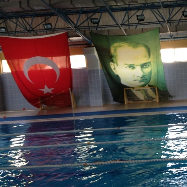 Cihat Arman Spor Kompleksi Yüzme Havuzu