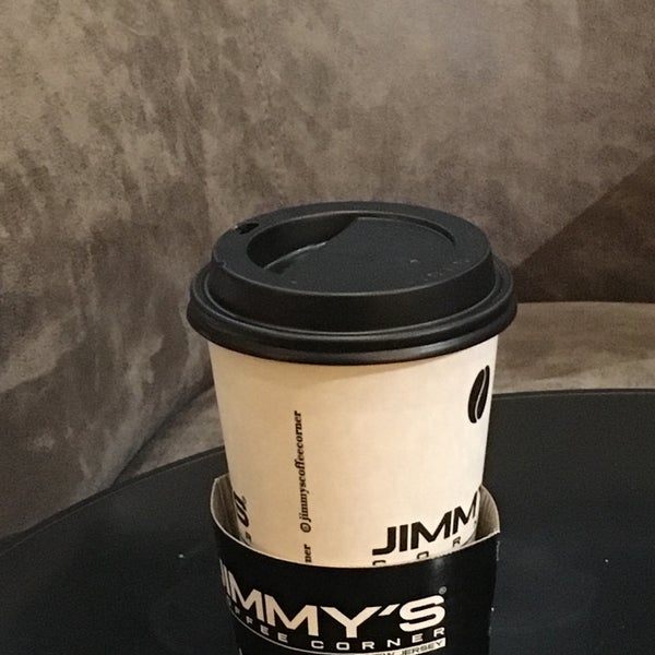 Foto tomada en Jimmy&#39;s Coffee Corner  por Emrah ı. el 11/22/2018