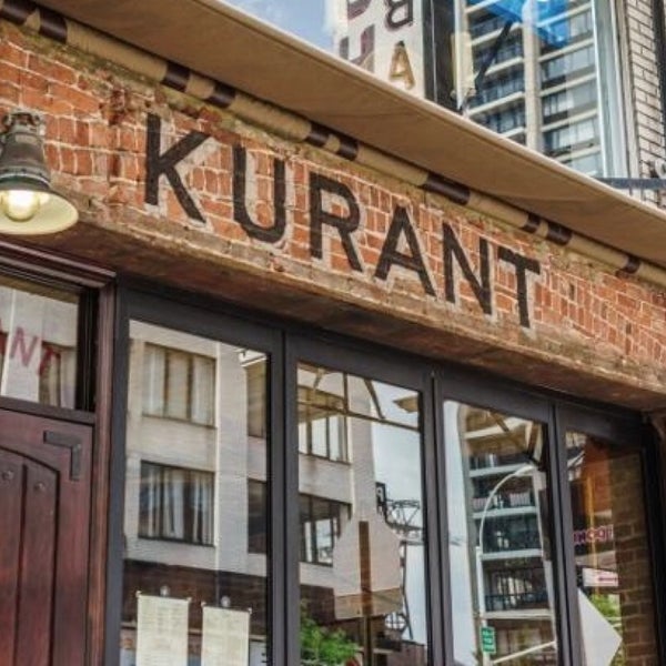 1/8/2015 tarihinde Amy B.ziyaretçi tarafından Kurant Wine Bar'de çekilen fotoğraf