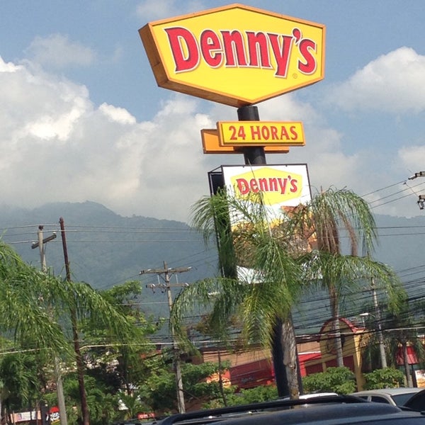 Photo taken at Denny&#39;s by Diego B. on 7/5/2013