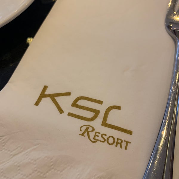 Foto diambil di KSL Hotel &amp; Resort oleh MICHAEL pada 3/31/2022