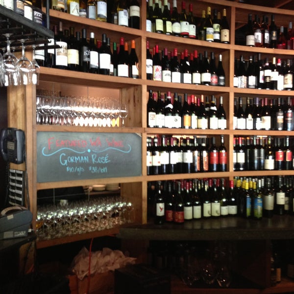 5/14/2013にJason R.がPurple Café and Wine Barで撮った写真
