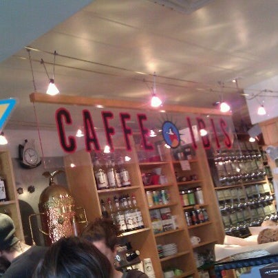 Photo prise au Caffe Ibis par Lance S. le12/20/2012