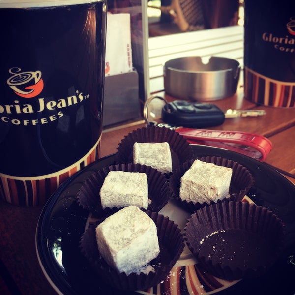 Photo taken at Gloria Jean&#39;s Coffees by CarDriver-Mpower-🇩🇪 on 5/1/2016