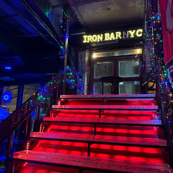 Foto tirada no(a) Iron Bar &amp; Lounge por Rachel B. em 3/30/2024