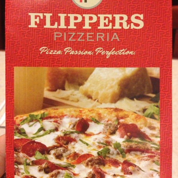 Foto tomada en Flippers Pizzeria  por Eduardo P. el 1/19/2013