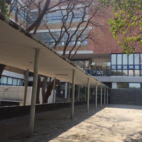 Снимок сделан в UNAM Facultad de Odontología пользователем Yutzil H. 4/11/2017