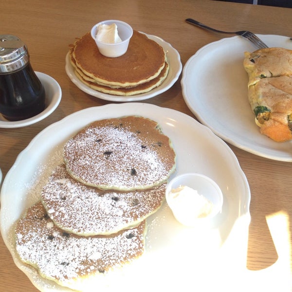Photo taken at Original Pancake House by Claire Ying Z. on 11/27/2013