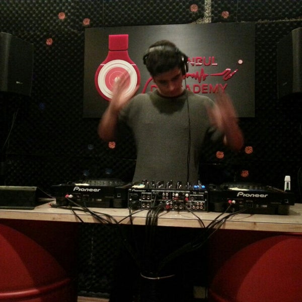 Фильм выпускной диджей. Dj action 3 купить. Dj academy. Dj academy. Диджеинг.