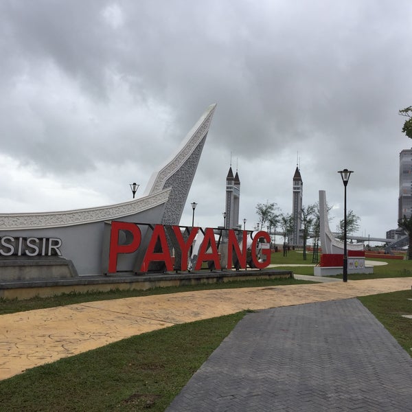 Photos At Pesisir Air Dataran Shahbandar Kuala Terengganu Terengganu