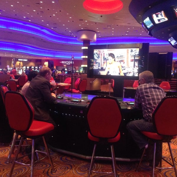 Foto tomada en Jumer&#39;s Casino &amp; Hotel  por Angel N. el 3/2/2014