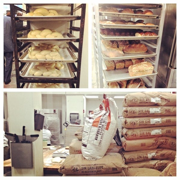 6/19/2014 tarihinde Ryan W.ziyaretçi tarafından Hot Bread Kitchen'de çekilen fotoğraf