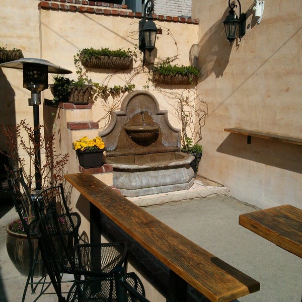 4/13/2013 tarihinde Horus A.ziyaretçi tarafından Vinoteca Wine Bar &amp; Bistro'de çekilen fotoğraf