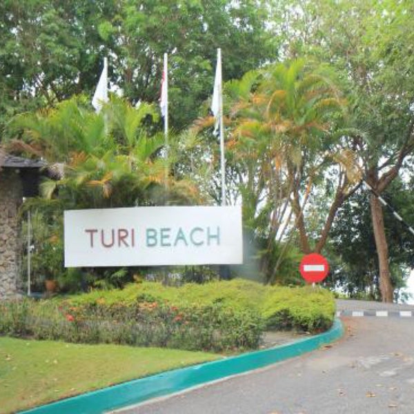 Photo taken at Turi Beach Resort by Daryl C. on 8/24/2018