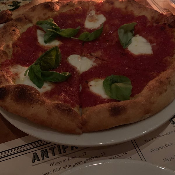 Снимок сделан в Pizzeria Mozza пользователем Roro A. 8/19/2019