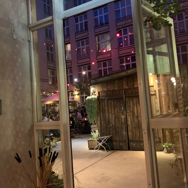 Foto tirada no(a) Michelberger Restaurant por Megan Allison em 8/27/2019