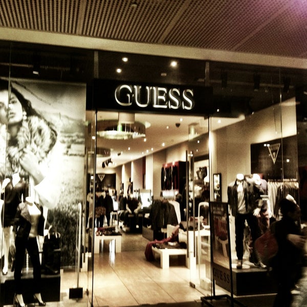 GUESS - - 71