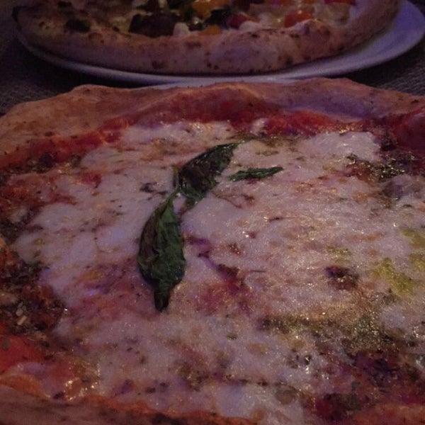 Photo taken at O&#39;scià Pizzeria Napoletana by Nawal on 3/29/2015