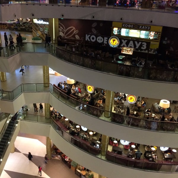 รูปภาพถ่ายที่ Galeria Shopping Mall โดย Марина Г. เมื่อ 3/3/2015
