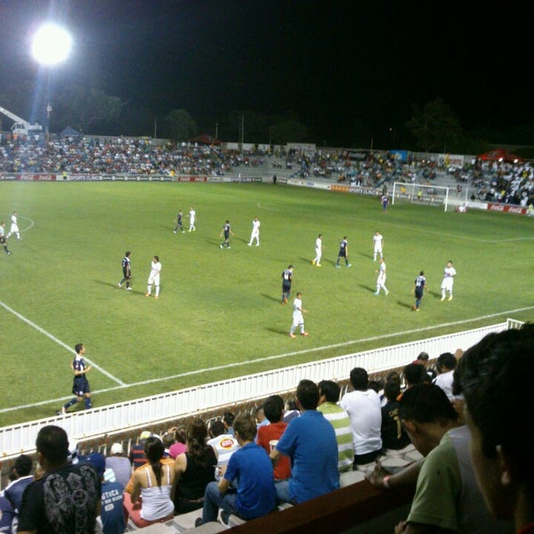 8/29/2013 tarihinde Poncho A.ziyaretçi tarafından Estadio Altamira'de çekilen fotoğraf