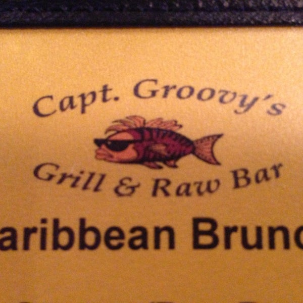 Foto tirada no(a) Captain Groovy&#39;s Grill and Raw Bar por Charles S. em 8/4/2013