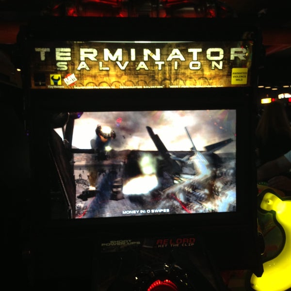 Photo taken at Dave &amp; Buster&#39;s by Aaron E. on 5/9/2013
