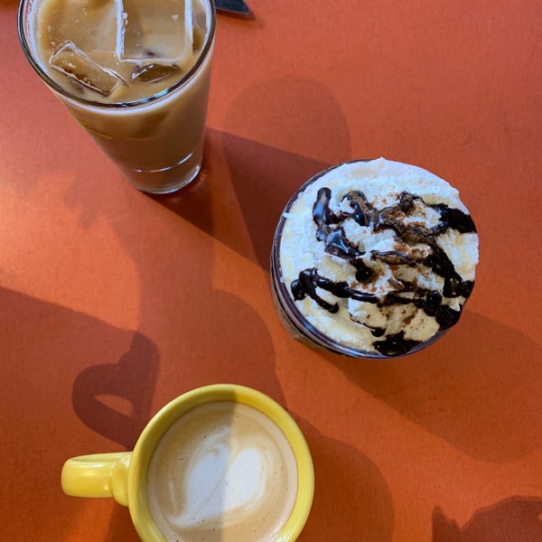 Photo taken at Snooze, an A.M. Eatery by Latifah . on 8/9/2019