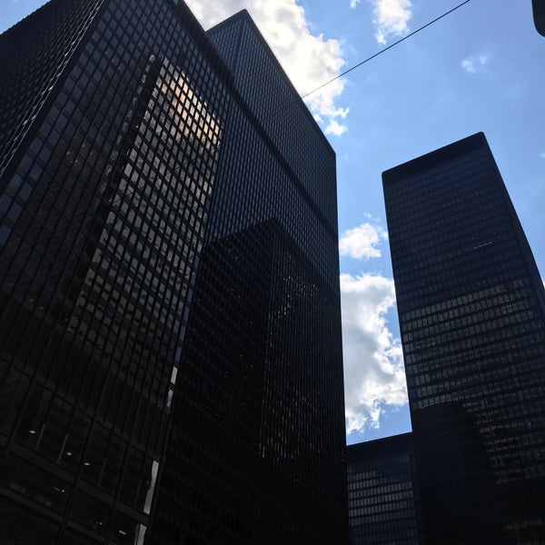Das Foto wurde bei Toronto Financial District von Farid A. am 8/11/2019 aufgenommen